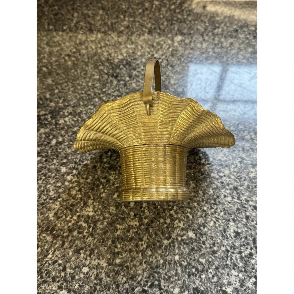 Vintage Brass Basket with handle Round‎ Base
